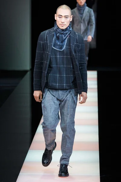 Look 11